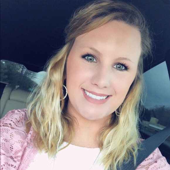 Meet your Posher, Kristin - Picture 2 of 6